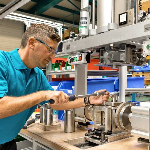 Working at AZ Armaturen